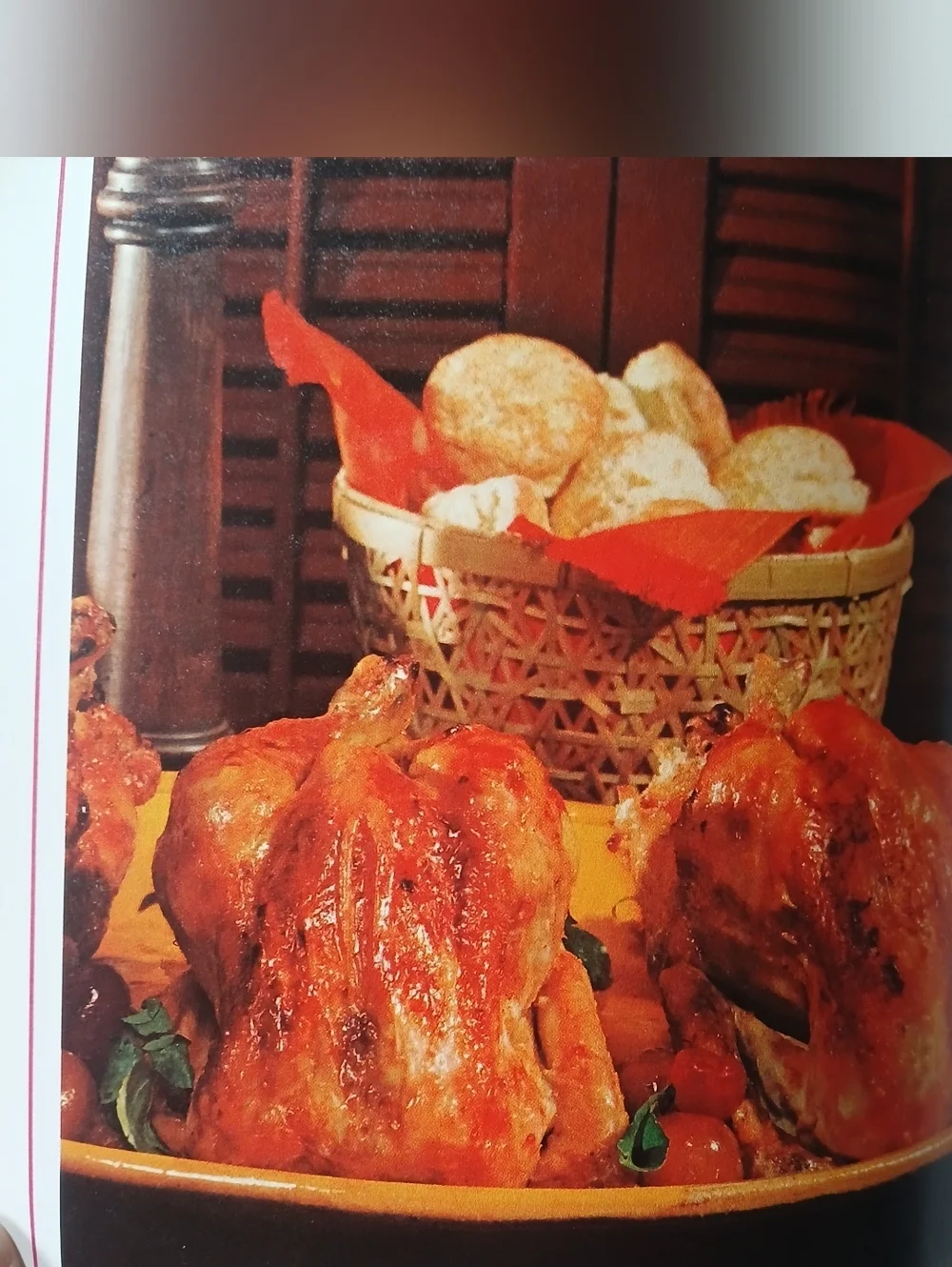 Vintage 1968 Family Circle Cookbook Chicken Recipes: 207 Kitchen-Tested Favorite